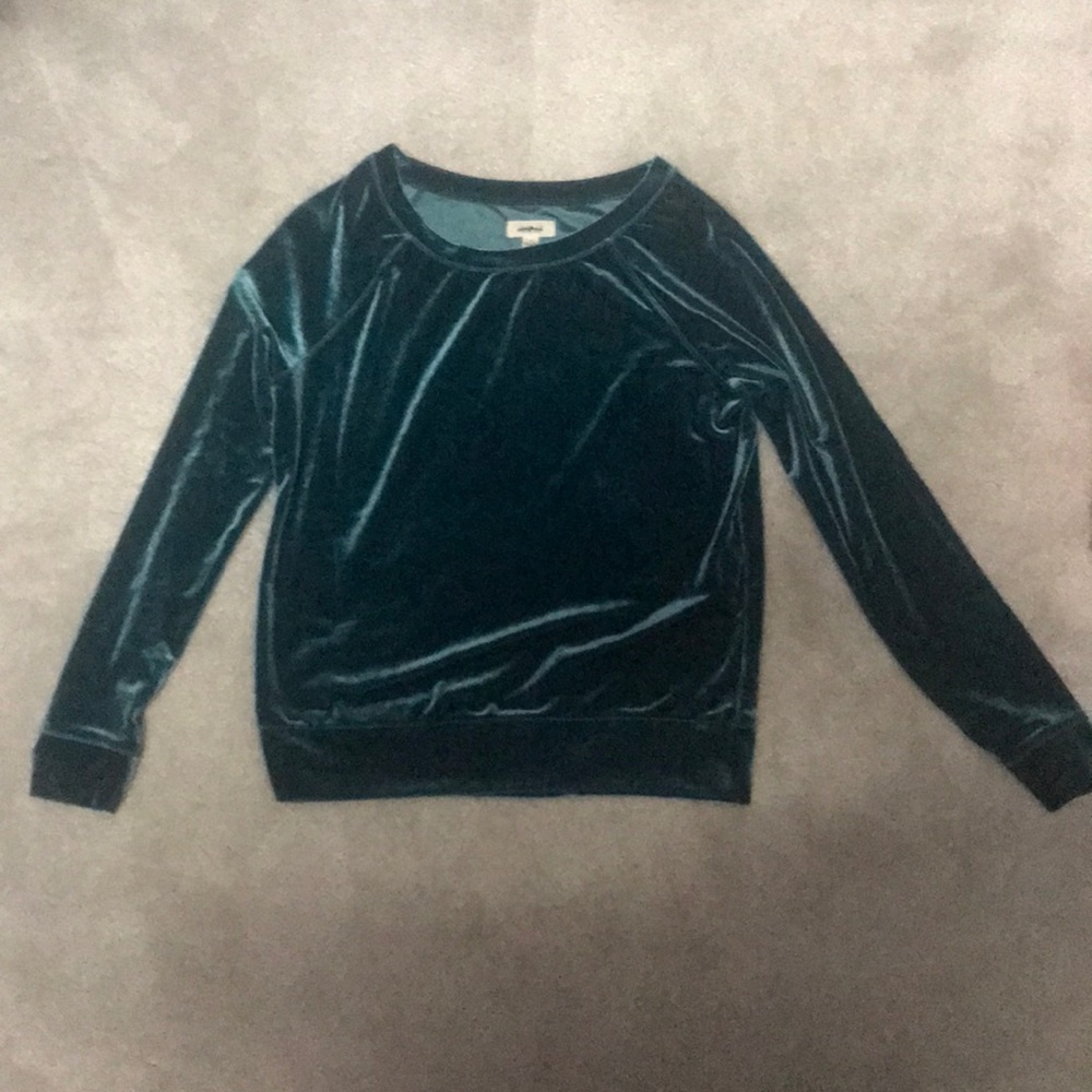 2/$10👍🏻 Teal velvet American Eagle sweater